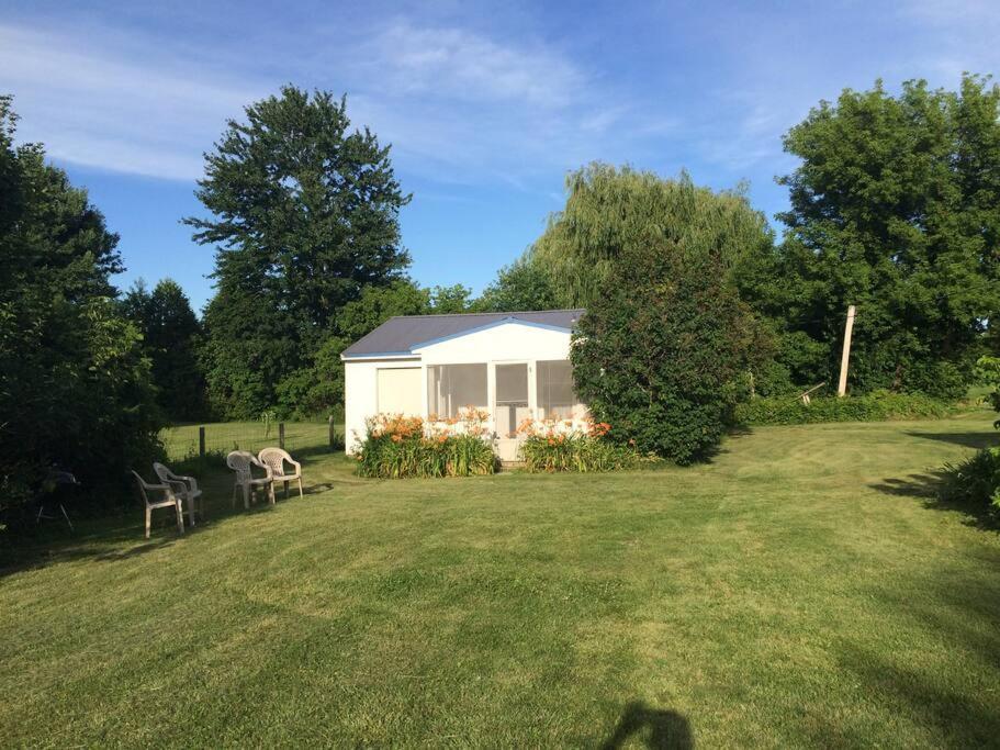 Inn At The Isles Cottage Isle la Motte Exterior photo
